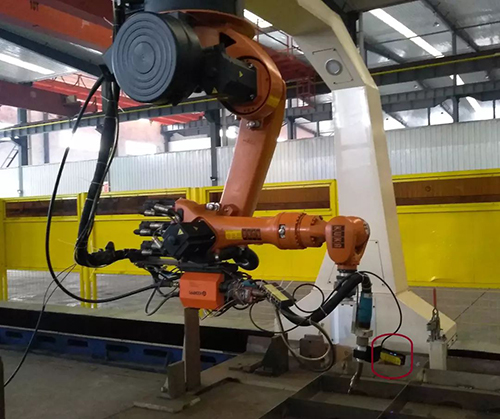 創想智控激光位移傳感器應用于焊縫尋位、掃描