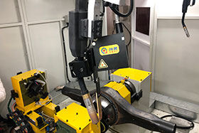 創想智控：焊接機器人激光跟蹤和激光尋位系統