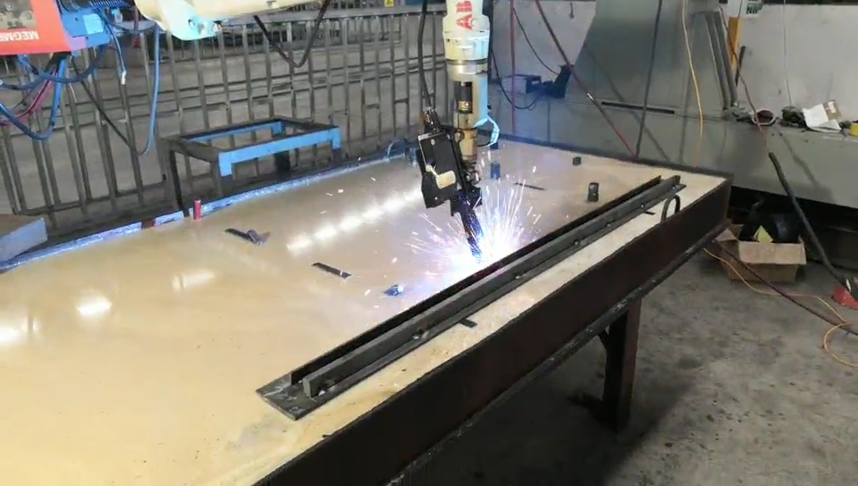 焊縫跟蹤加快防火門制造業品質升級