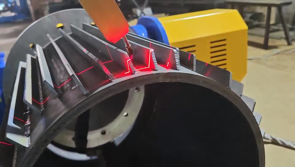 創想智控激光焊縫跟蹤器：電機外殼高效智能焊接的新突破