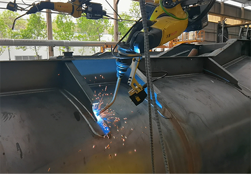 焊縫跟蹤技術驅動專用車精益生產