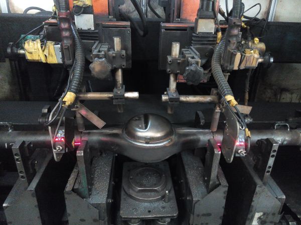 激光焊縫跟蹤器應用于車橋