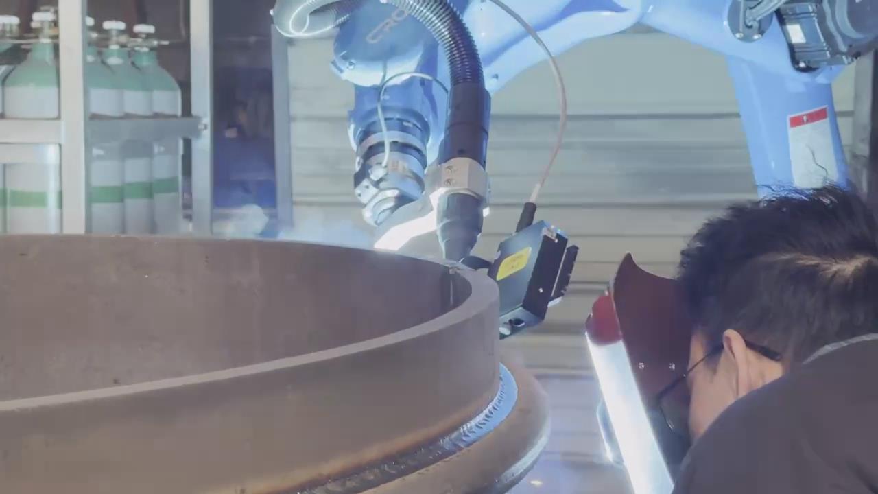 創想智控激光焊縫跟蹤傳感器在海底抽淤管道全自動焊接的應用