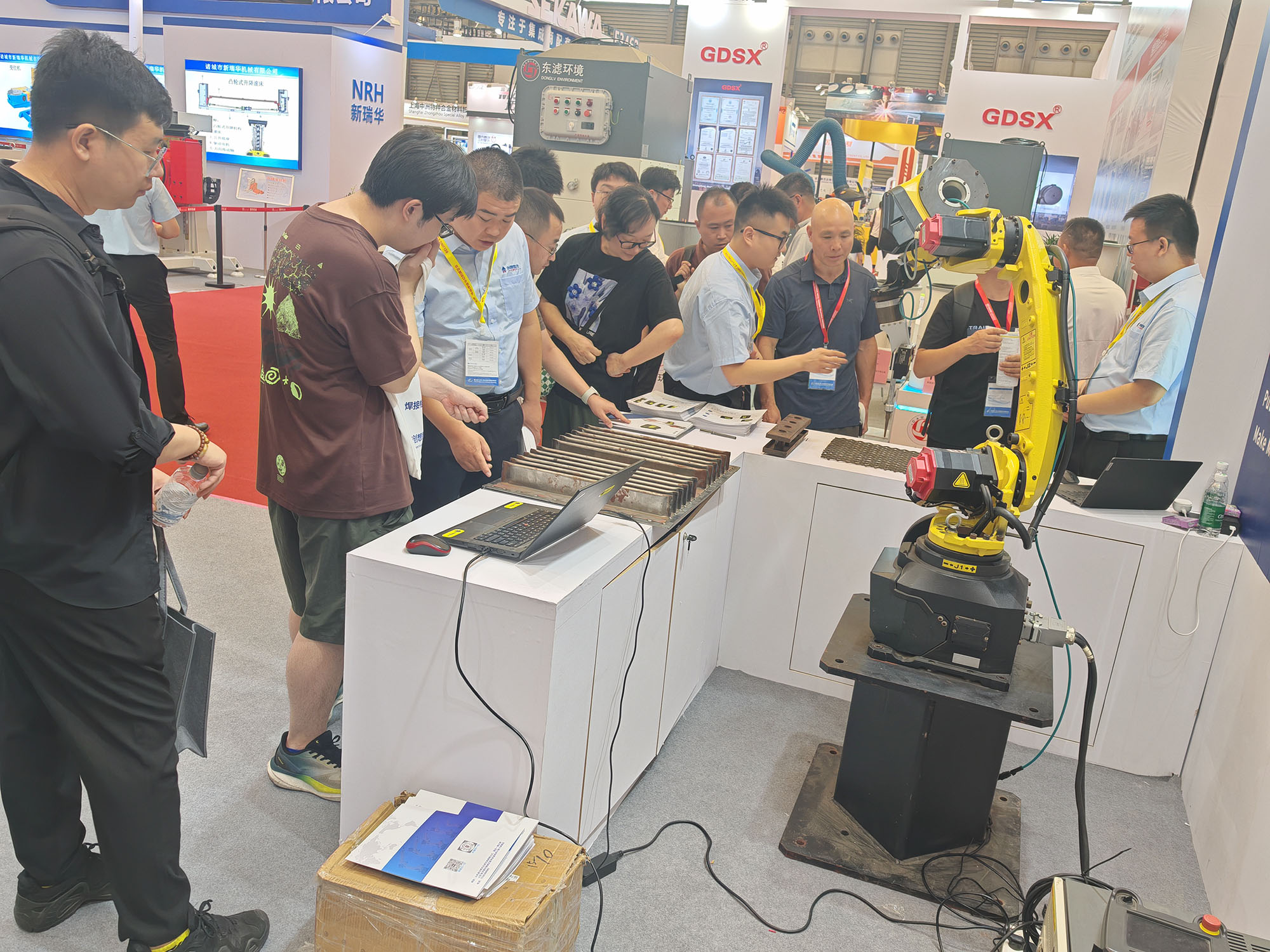 創(chuàng)想智控亮相第28屆北京·埃森焊接展，免示教與零前置焊縫跟蹤技術(shù)引爆現(xiàn)場(chǎng)關(guān)注