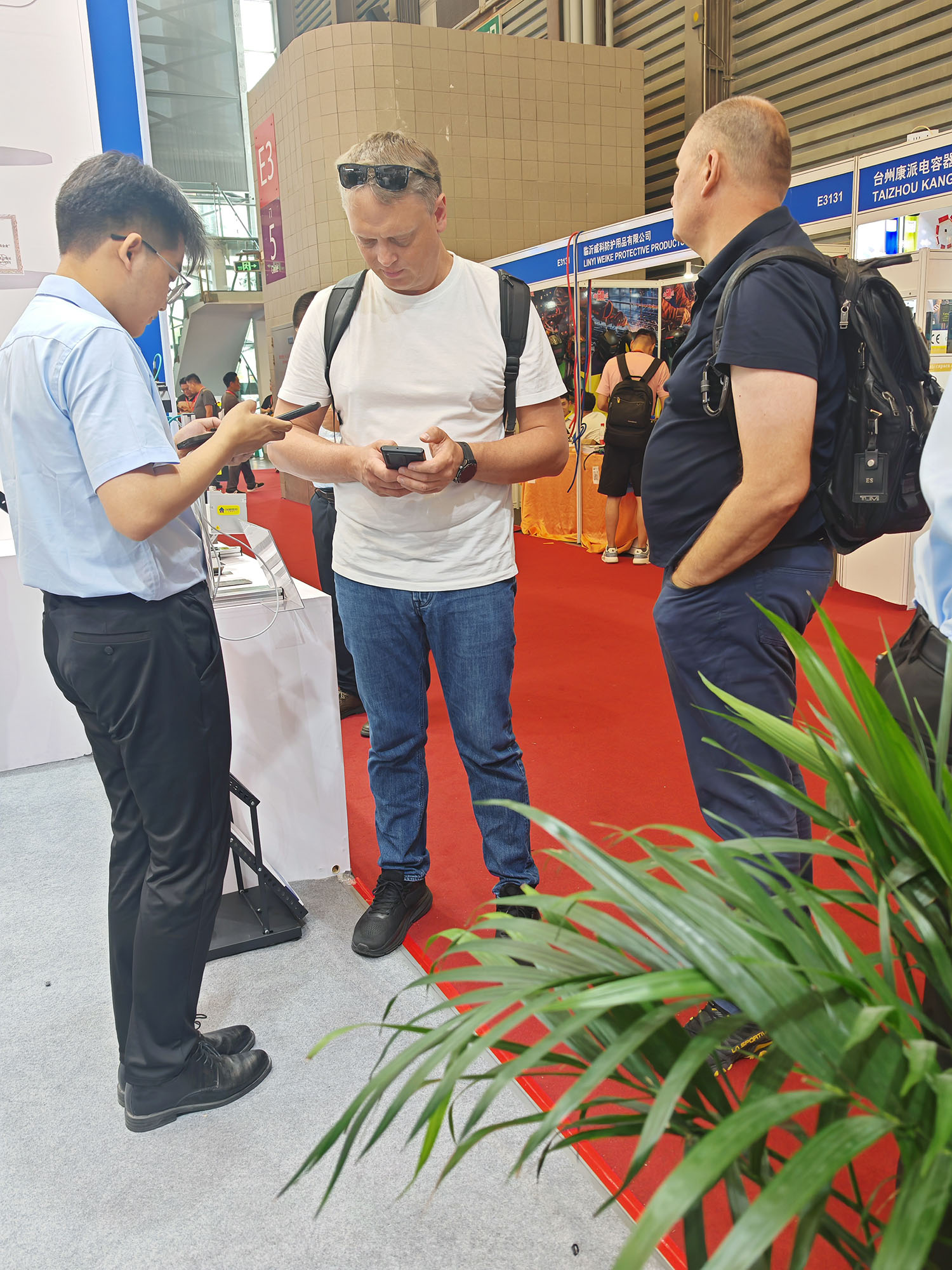 創(chuàng)想智控亮相第28屆北京·埃森焊接展，免示教與零前置焊縫跟蹤技術(shù)引爆現(xiàn)場(chǎng)關(guān)注