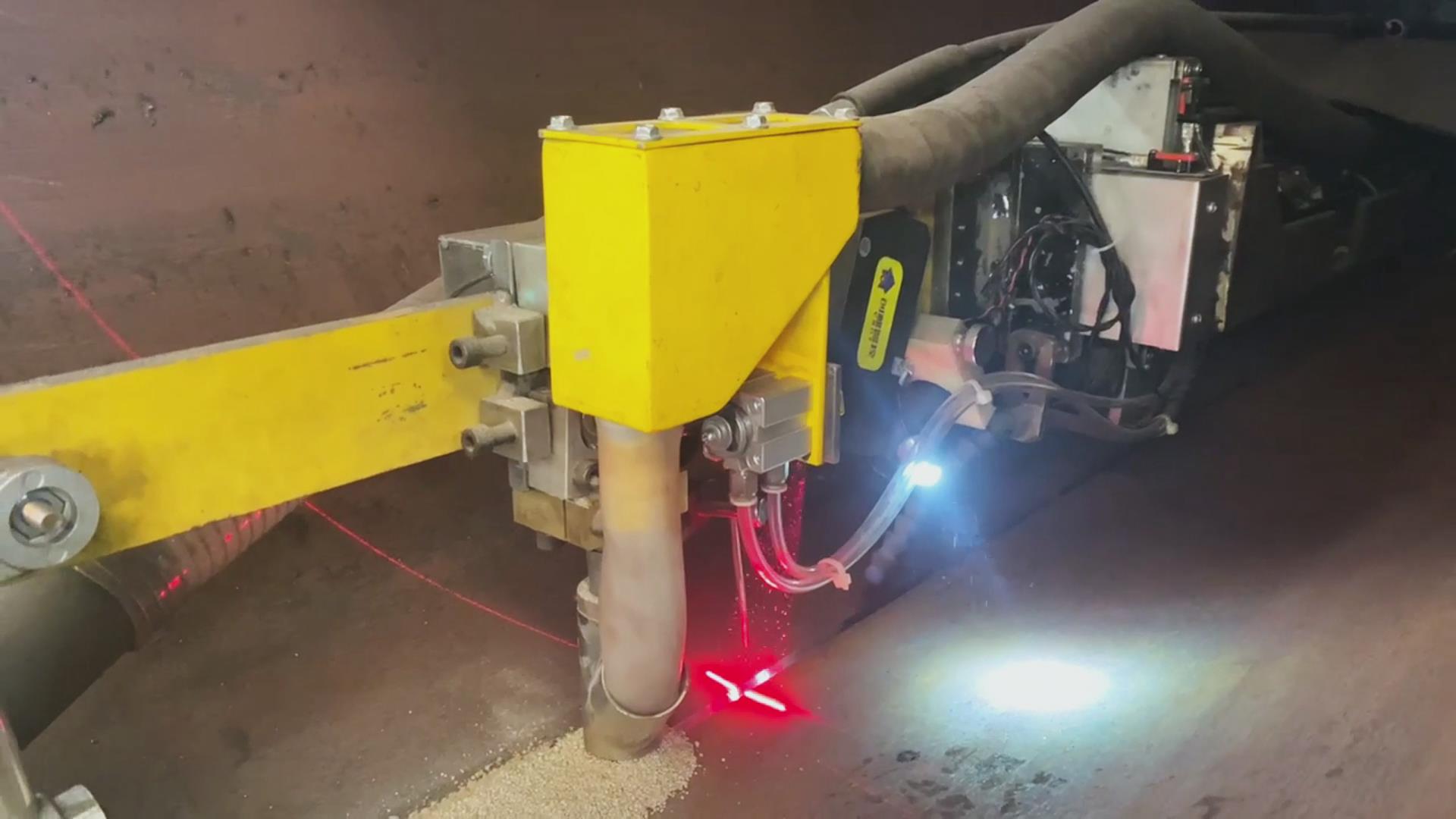 激光焊縫跟蹤傳感器助力石油管道焊接自動化，實現高效精準升級